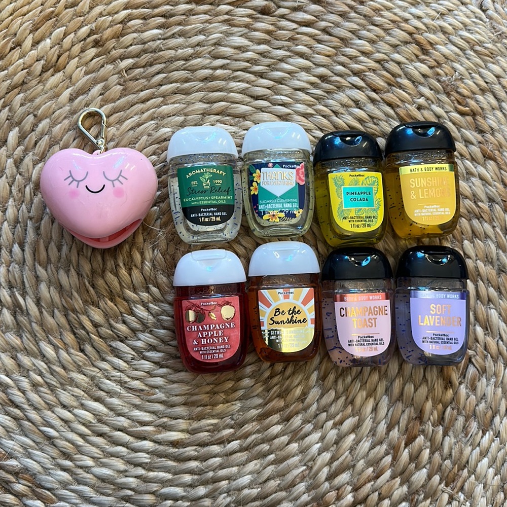 Bath & Body Works Bundle w/ Holder & 8 Hand Sanitizers